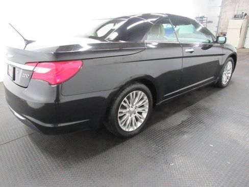 Used 2011 Chrysler 200 Limited FWD image 8
