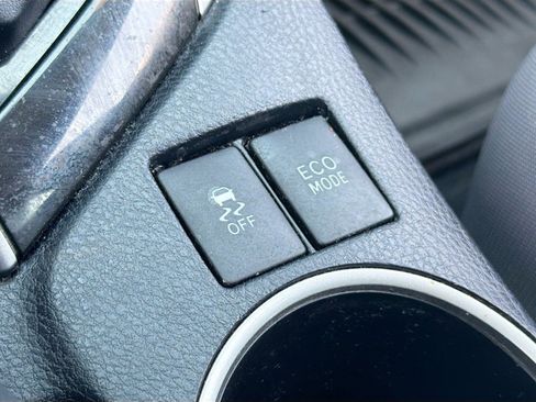 Used 2014 Toyota Corolla LE FWD image 14
