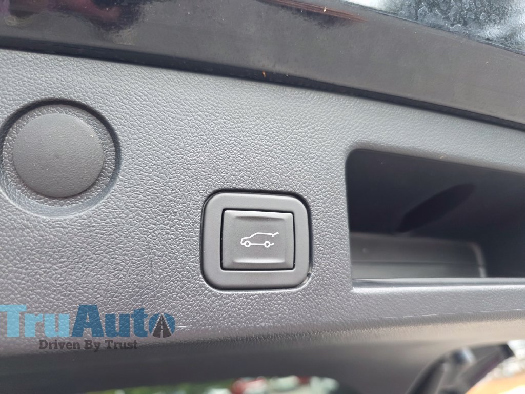 Used 2026 Chevrolet Equinox LT w/ Convenience Package II FWD image 23