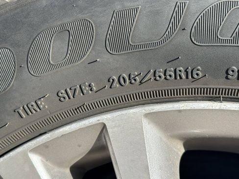 Used 2014 Toyota Corolla LE image 10