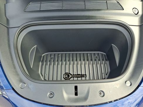 Used 2023 Tesla Model Y AWD image 31
