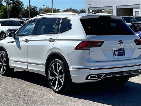 Certified 2022 Volkswagen Tiguan SEL R-Line image 7