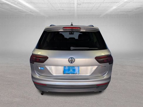 Used 2019 Volkswagen Tiguan SE w/ Panoramic Sunroof Package AWD/4WD image 6