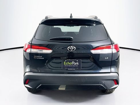 Used 2025 Toyota Corolla Cross LE image 7
