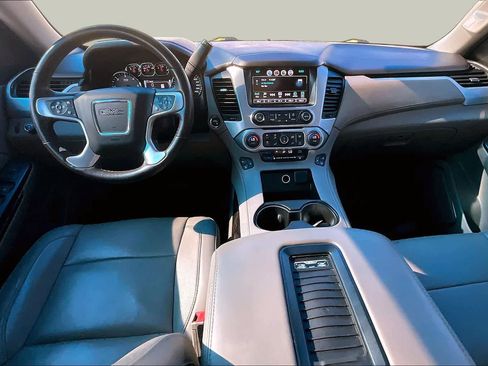 Used 2017 GMC Yukon XL SLT w/ Premium Edition RWD image 16