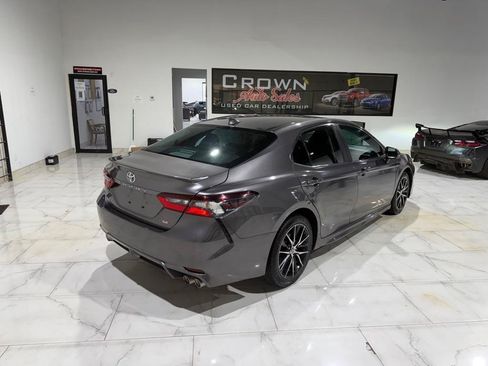 Used 2022 Toyota Camry SE FWD image 11