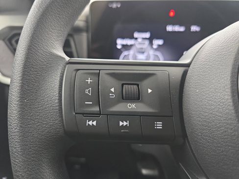 Used 2025 Nissan Kicks SV image 28