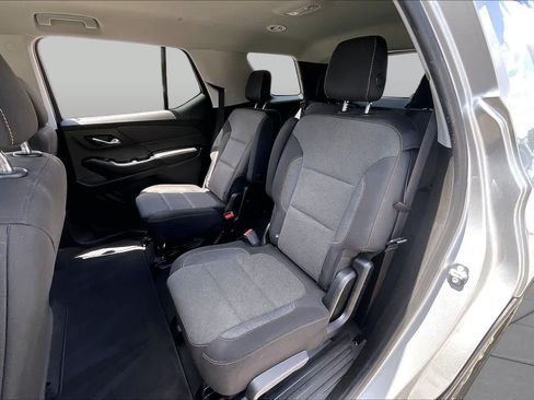 Used 2018 Chevrolet Traverse LT FWD image 15