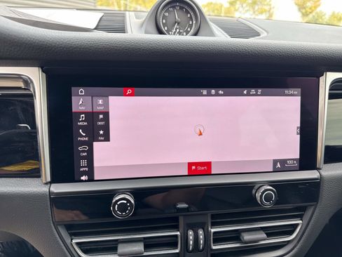 Certified 2022 Porsche Macan image 54