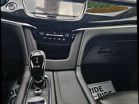 Used 2021 Cadillac XT6 Premium Luxury AWD/4WD image 26