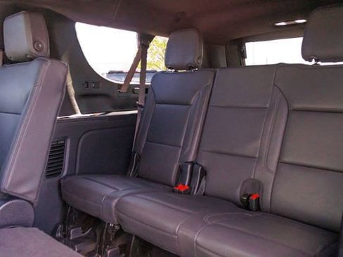 Used 2025 Chevrolet Suburban Z71 AWD/4WD image 9