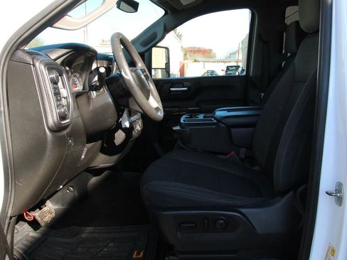 Used 2020 Chevrolet Silverado 3500 LT image 9