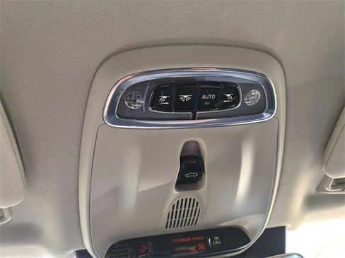 Used 2022 Volvo XC90 T6 Momentum w/ Climate Package image 16