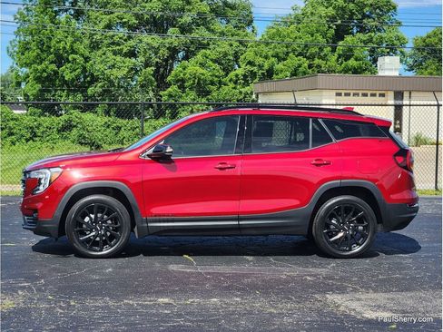 Used 2024 GMC Terrain SLT w/ Tech Package AWD/4WD image 5