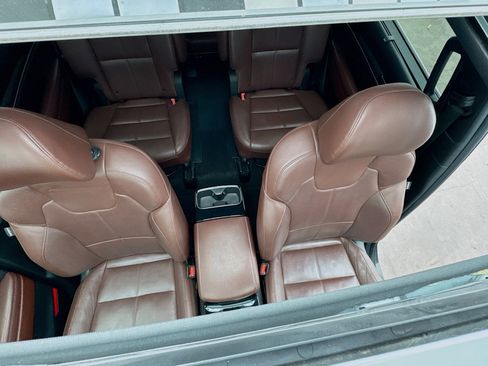 Used 2024 Kia Telluride EX w/ EX Captain's Chair Package image 14