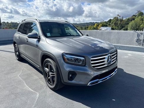 Used 2026 Mercedes-Benz GLB 250 image 3
