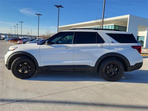 Used 2022 Ford Explorer Timberline w/ Timberline Technology Package image 3