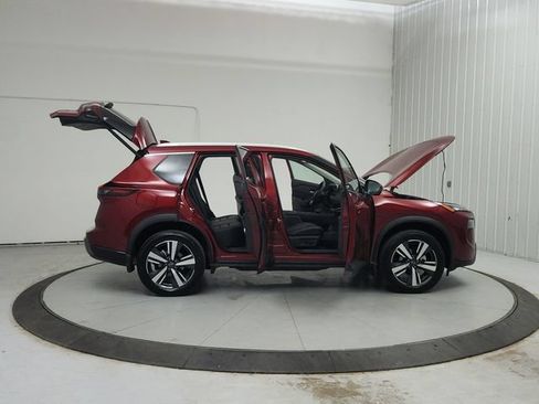 Used 2024 Nissan Rogue SL w/ SL Premium Package FWD image 17