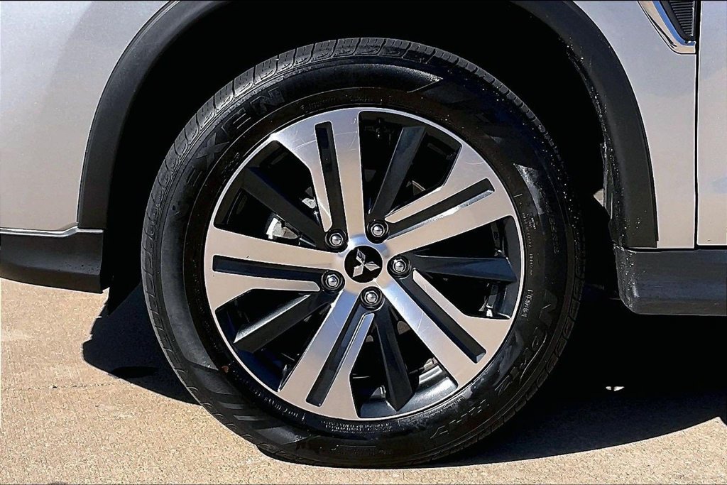 Used 2025 Mitsubishi Outlander Sport AWD image 9