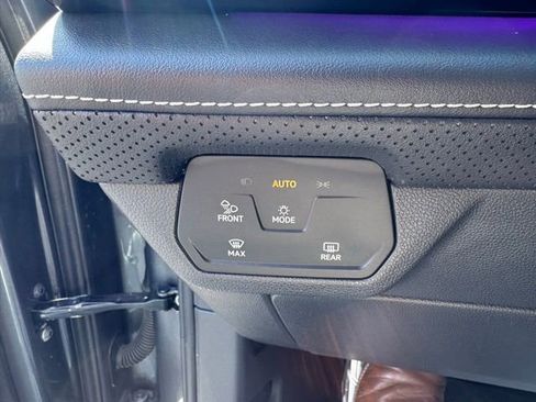 Certified 2024 Volkswagen Atlas SEL Premium R-Line image 22