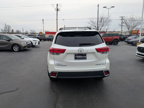 Used 2019 Toyota Highlander Limited image 10