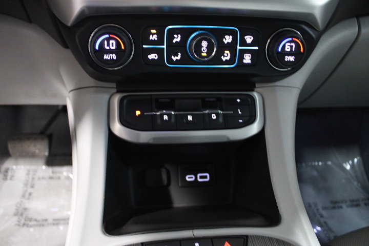 Used 2023 GMC Acadia SLT w/ Preferred Package AWD/4WD image 35