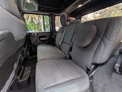 Used 2024 Jeep Wrangler Unlimited Rubicon 4xe w/ Technology Group AWD/4WD image 14