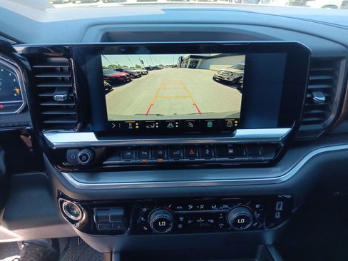 Used 2023 Chevrolet Silverado 1500 High Country w/ High Country Premium Package AWD/4WD image 13