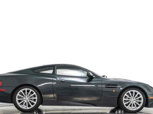 Used 2003 Aston Martin Vanquish image 2