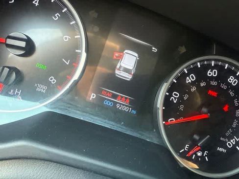 Used 2021 Toyota RAV4 LE FWD image 10