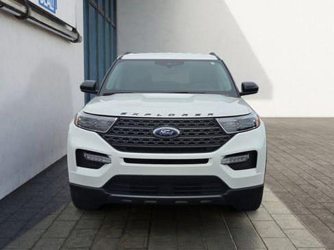 Used 2024 Ford Explorer XLT w/ Equipment Group 202A AWD/4WD image 8
