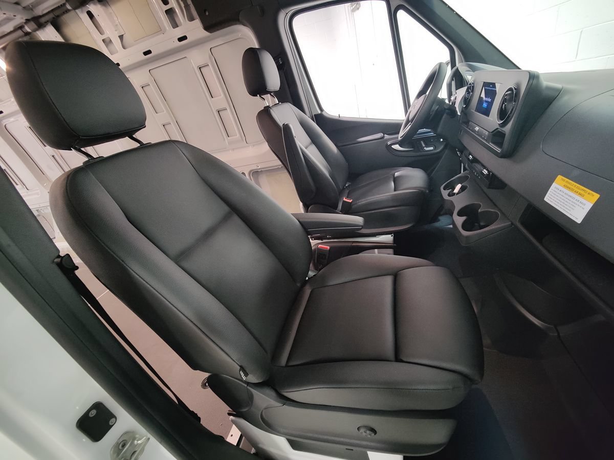 Used 2023 Mercedes-Benz Sprinter 2500 image 17