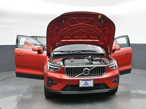 Used 2023 Volvo XC40 B4 Plus w/ Driver Assist Package FWD image 51