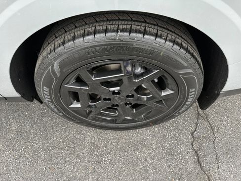 New 2026 Kia Carnival SX FWD image 9