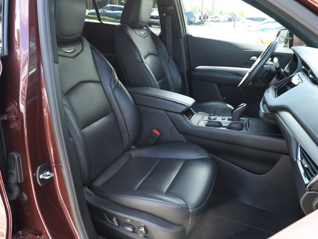 Used 2023 Cadillac XT4 Premium Luxury w/ Enhanced Visibility Package FWD image 22