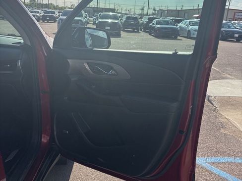 Used 2019 Chevrolet Traverse RS w/ LPO, Floor Liner Package AWD/4WD image 20