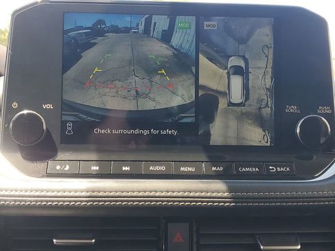 Used 2021 Nissan Rogue Platinum image 26