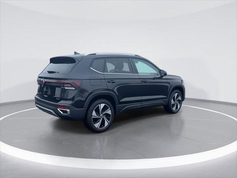 New 2026 Volkswagen Taos SE AWD/4WD image 9