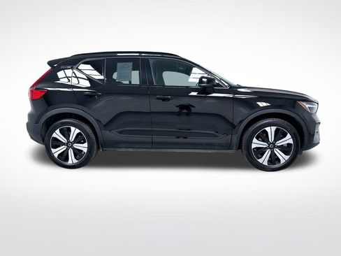 Used 2023 Volvo XC40 Recharge Core image 3