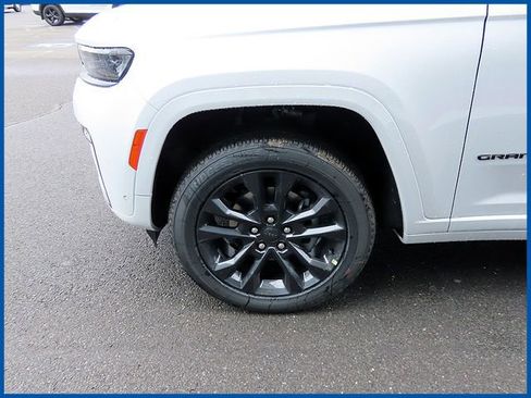 New 2026 Jeep Grand Cherokee Limited AWD/4WD image 4
