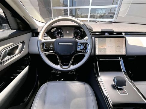 Certified 2025 Land Rover Range Rover Velar Dynamic SE AWD/4WD image 5