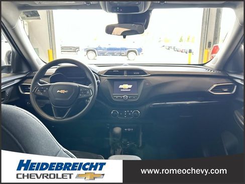 Certified 2023 Chevrolet TrailBlazer LS FWD image 16
