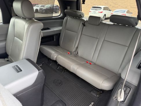 Used 2019 Toyota Sequoia Platinum w/ Carpet Mat Package (TMS) AWD/4WD image 18