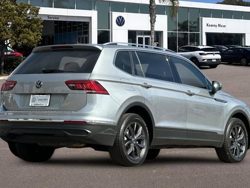 Used 2023 Volkswagen Tiguan SE FWD image 4