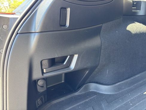 Used 2017 Subaru Outback 3.6R Limited image 33