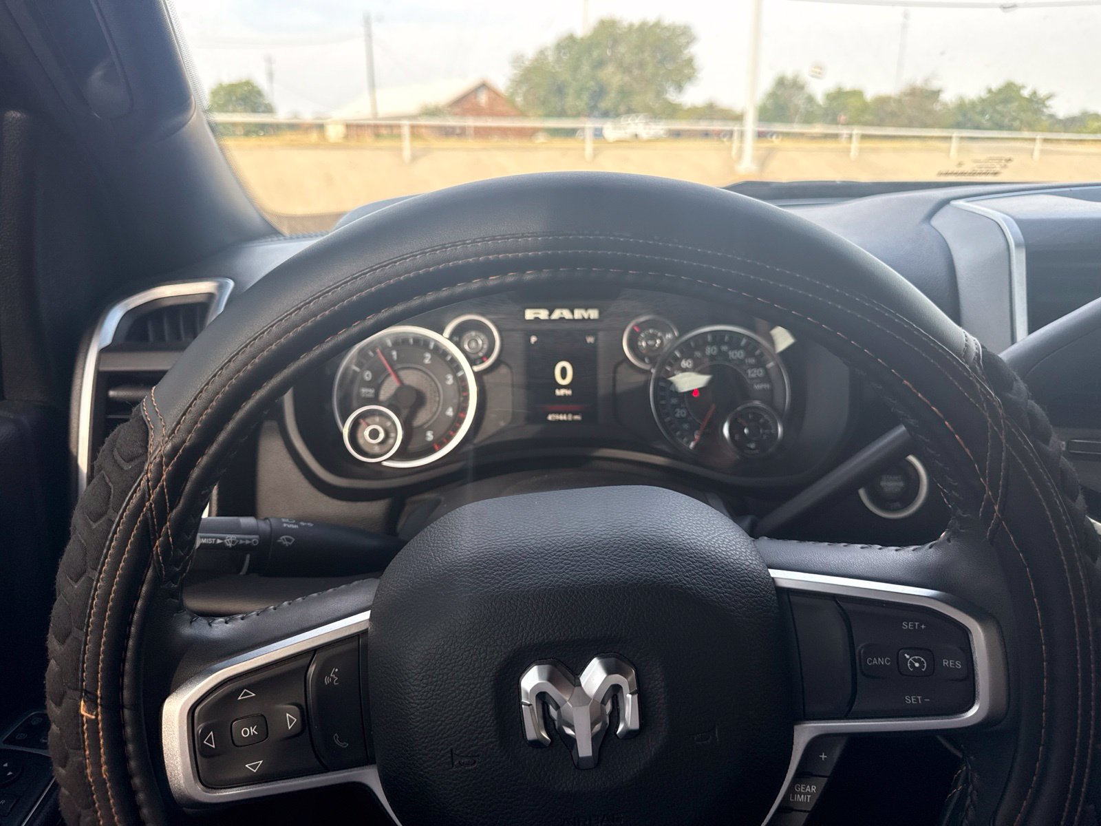 Used 2024 RAM 3500 Big Horn w/ Night Edition AWD/4WD image 12