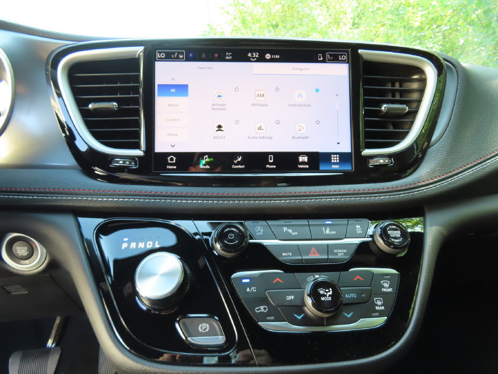 New 2027 Chrysler Pacifica Select AWD/4WD image 5