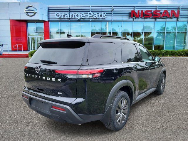 Used 2024 Nissan Pathfinder SV FWD image 2