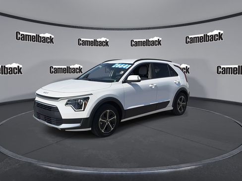 Certified 2024 Kia Niro EX FWD image 3
