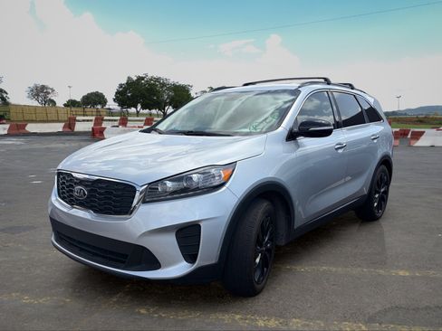 Used 2019 Kia Sorento S FWD image 4